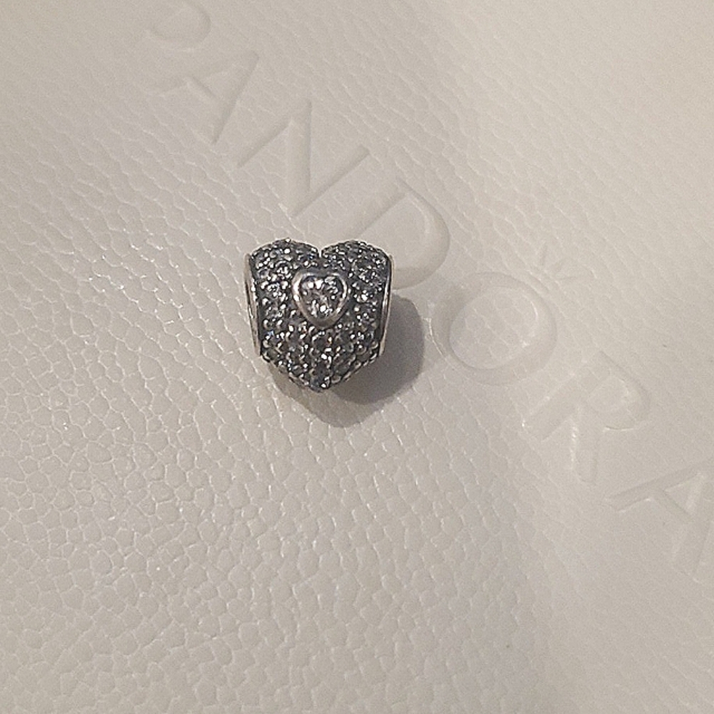 Authentic Pandora charm - Picture 2 of 3